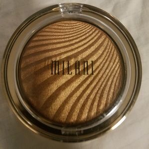 Milani Strobelight Glow Powder Brand NEW